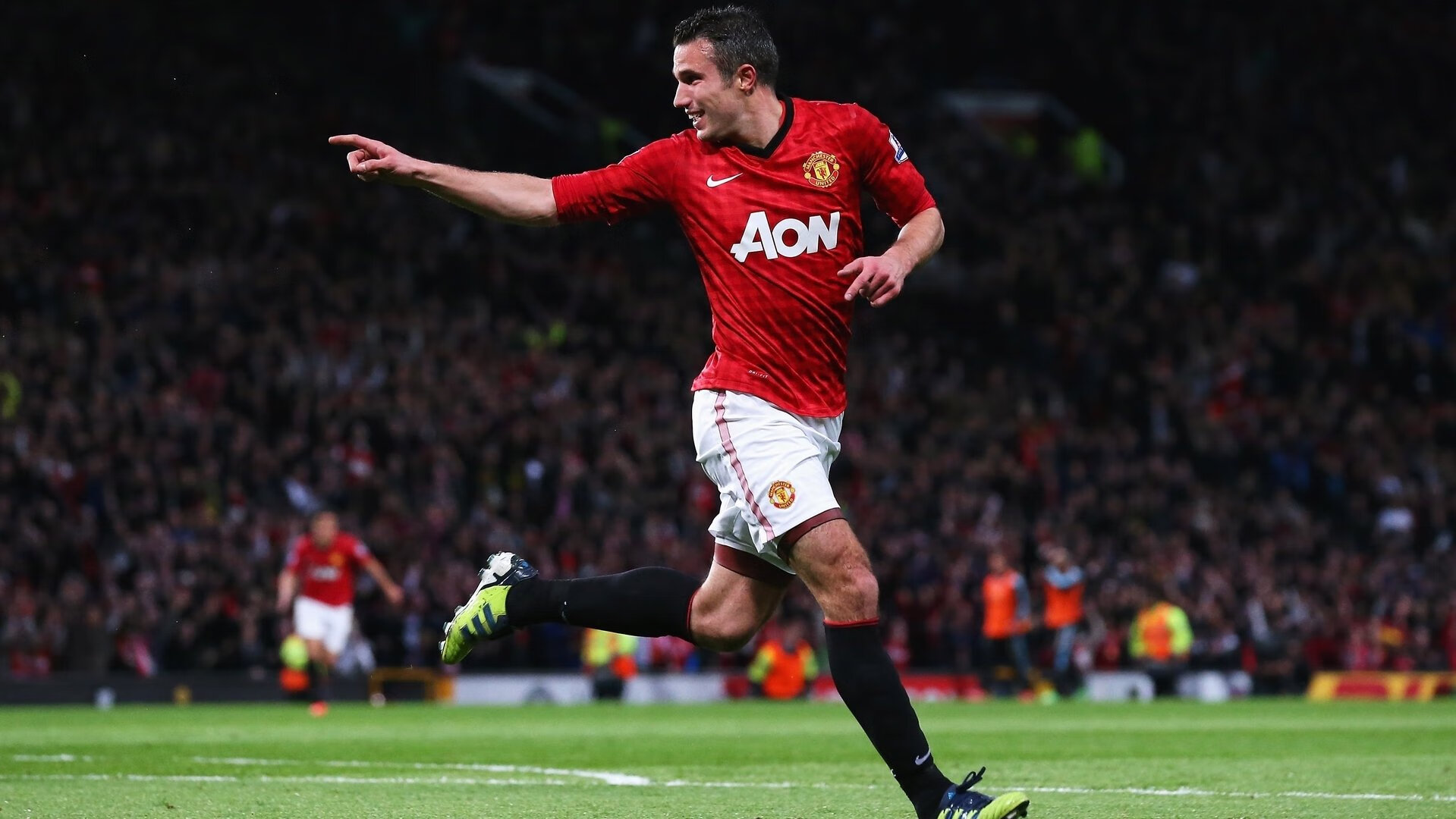 法兰克福边路起球精准助力得分,法兰克福队标含义